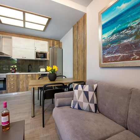 Rena'S Luxury Apartment With Free Private Parking Ханя Екстериор снимка