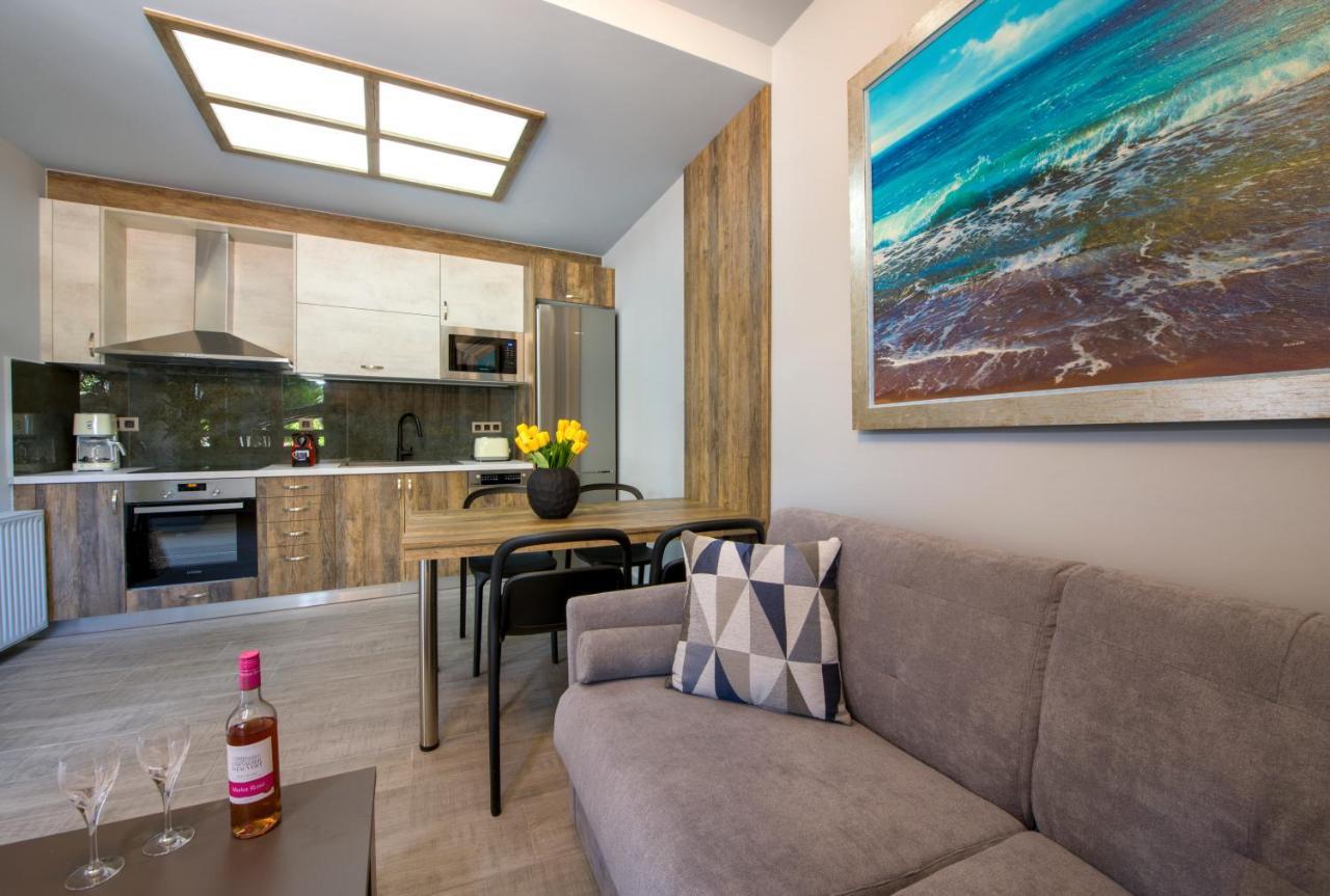 Rena'S Luxury Apartment With Free Private Parking Ханя Екстериор снимка